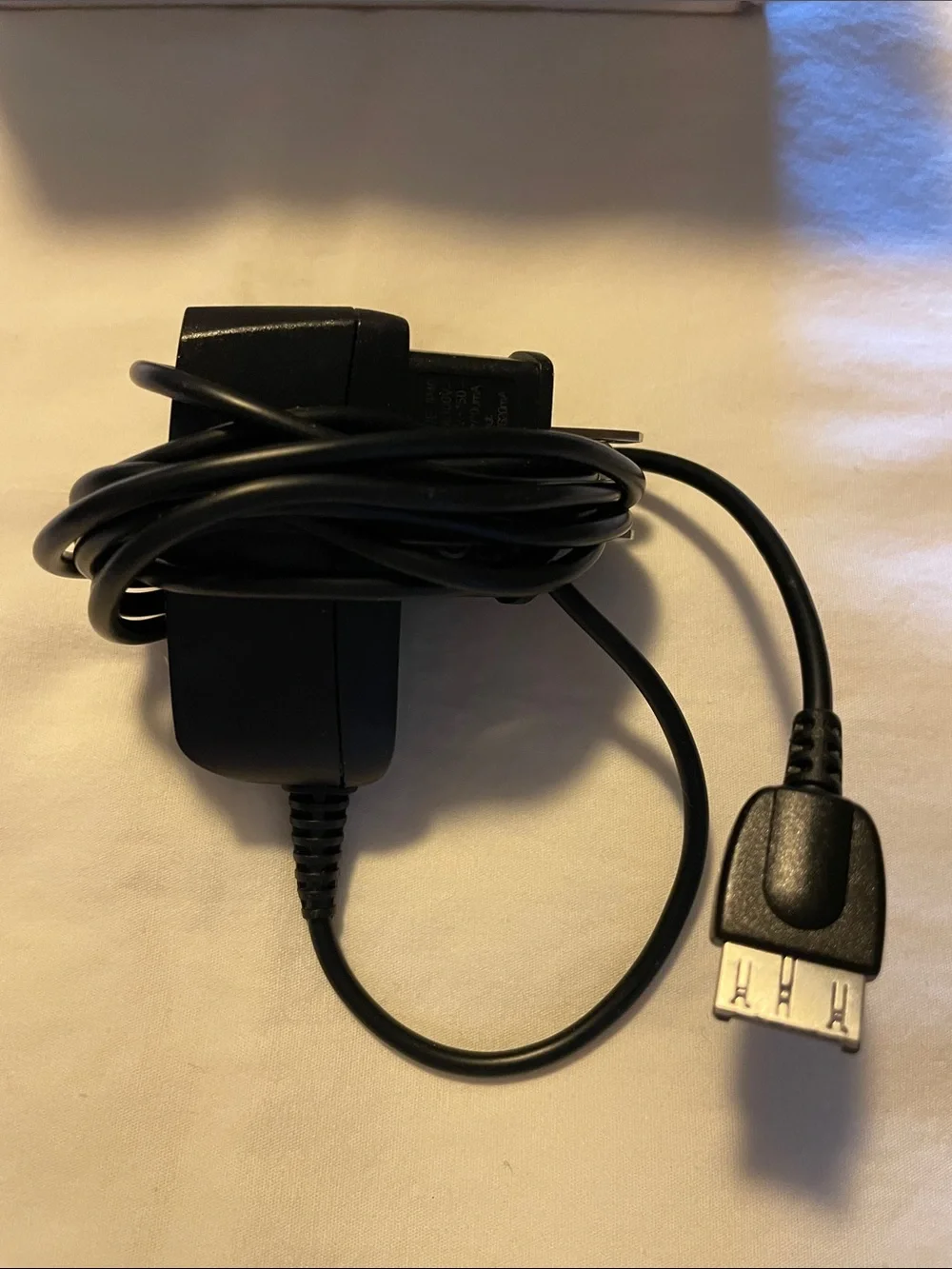 Siemens A70 Classic Mobile Phone in Silver/Black with Charger